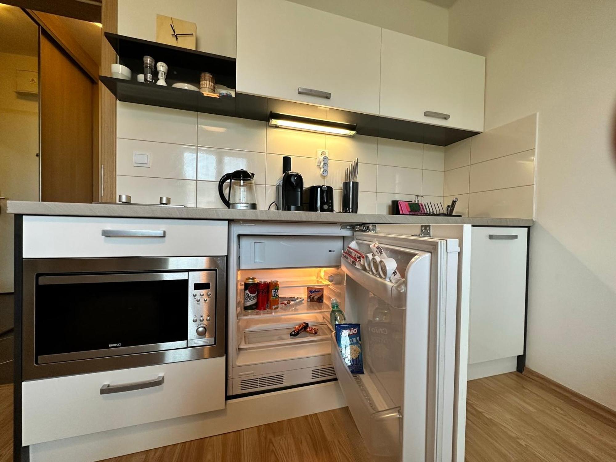 Cozy Studio Apartment In The Wider Center Bratislava Buitenkant foto