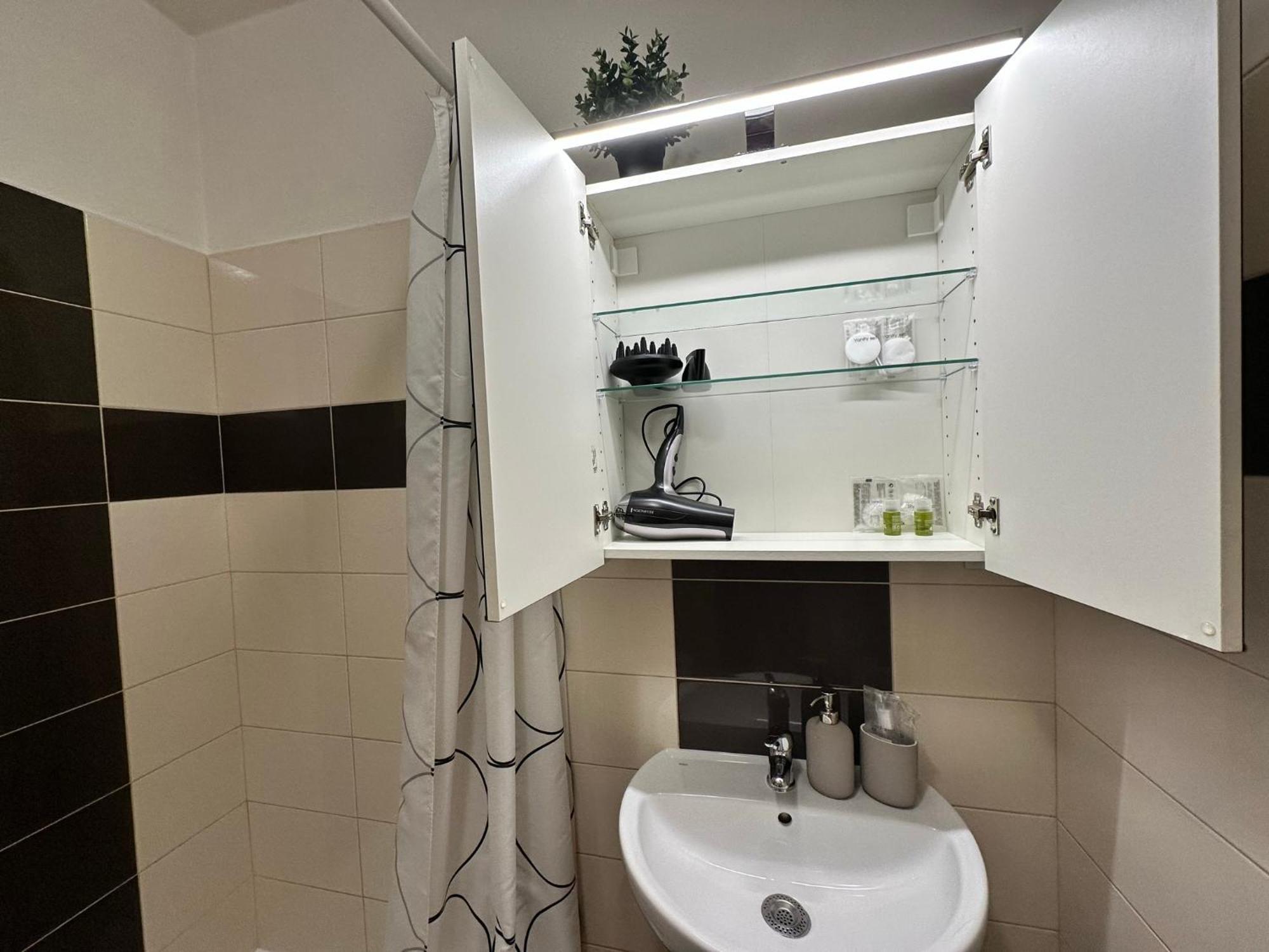 Cozy Studio Apartment In The Wider Center Bratislava Buitenkant foto